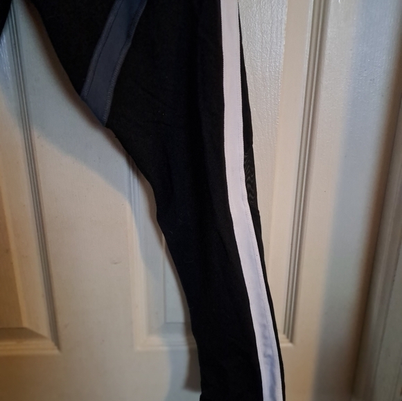 Avia athletic Leggings size medium - Picture 3 of 6